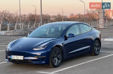 Седан Tesla Model 3 2020 в Києві