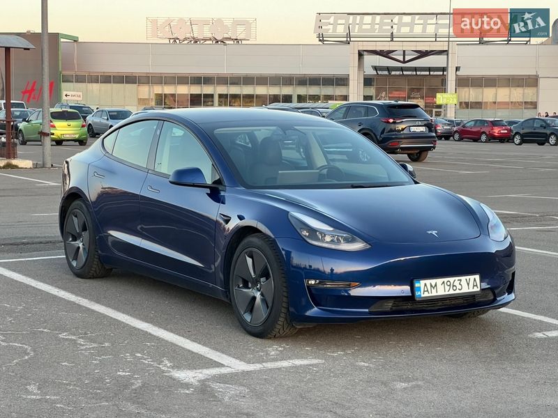 Седан Tesla Model 3 2020 в Киеве