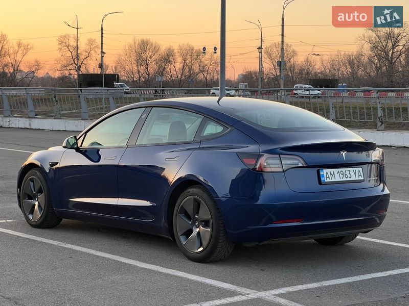 Седан Tesla Model 3 2020 в Киеве