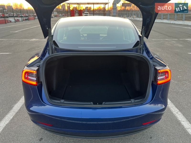 Седан Tesla Model 3 2020 в Киеве