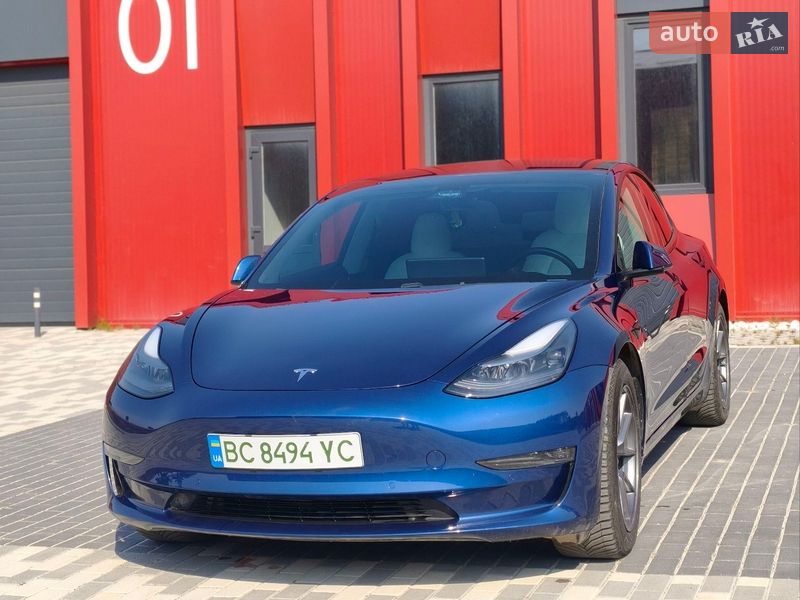 Седан Tesla Model 3 2021 в Львові