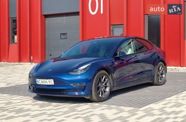 Седан Tesla Model 3 2021 в Львові