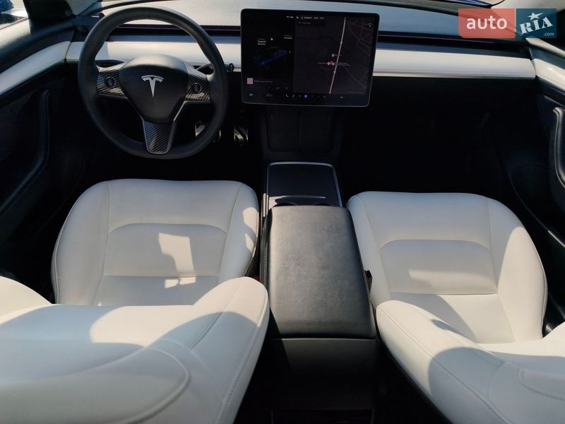 Седан Tesla Model 3 2021 в Львові