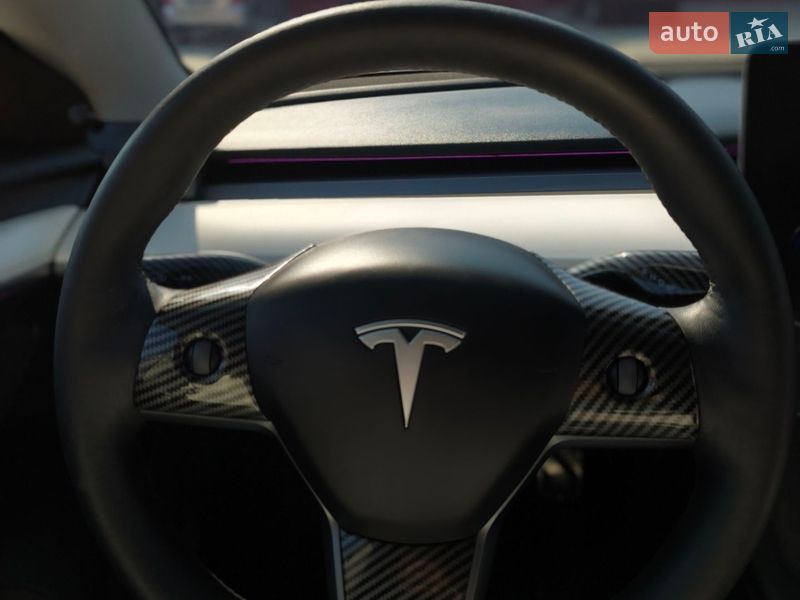 Седан Tesla Model 3 2021 в Львові