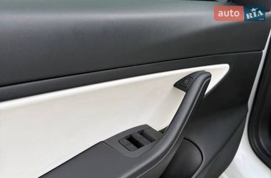 Седан Tesla Model 3 2020 в Виннице