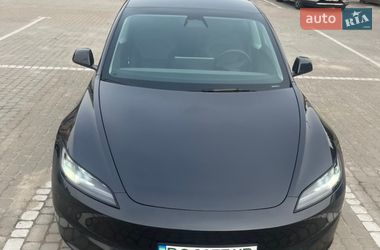 Седан Tesla Model 3 2024 в Львове