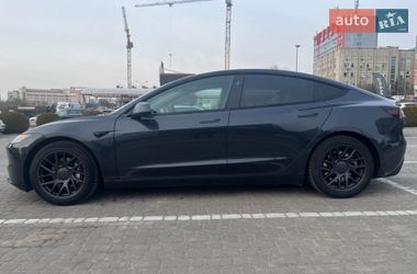 Седан Tesla Model 3 2024 в Львове