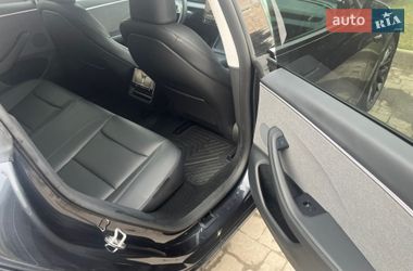 Седан Tesla Model 3 2024 в Львове