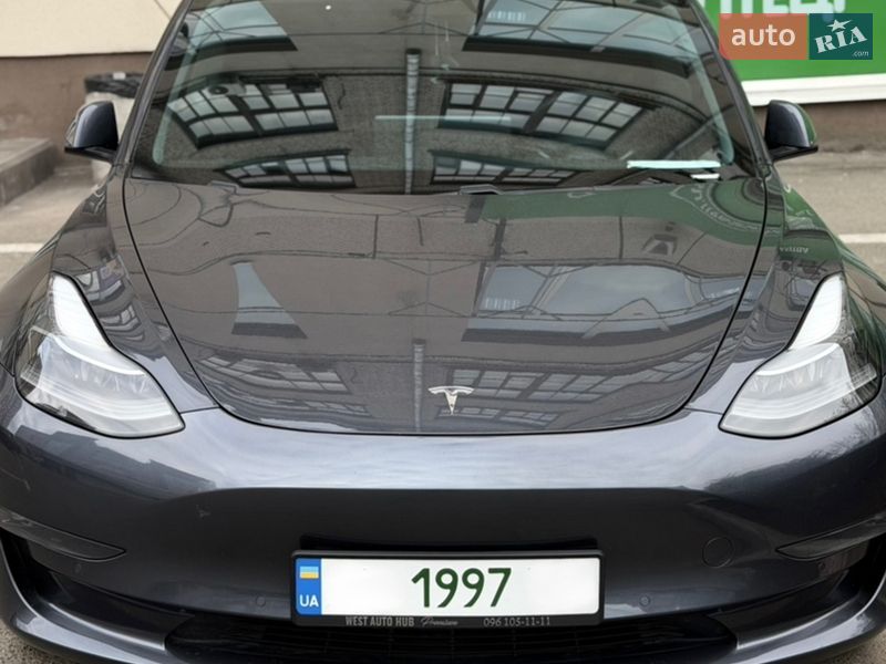 Tesla Model 3 2021