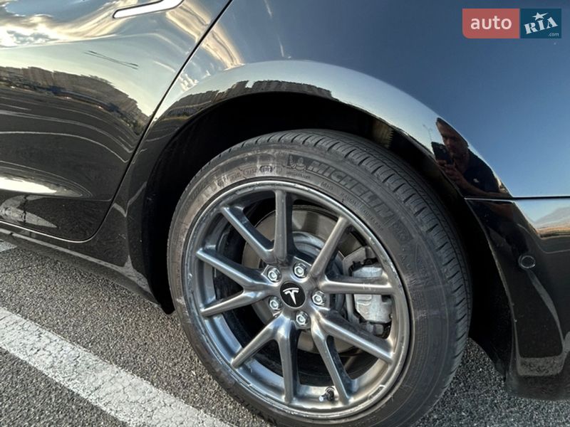 Седан Tesla Model 3 2018 в Киеве