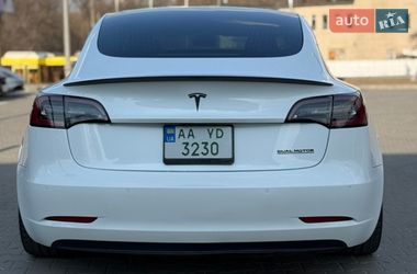 Седан Tesla Model 3 2019 в Киеве