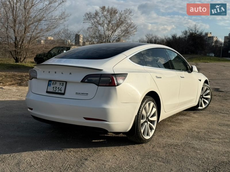 Седан Tesla Model 3 2018 в Запоріжжі