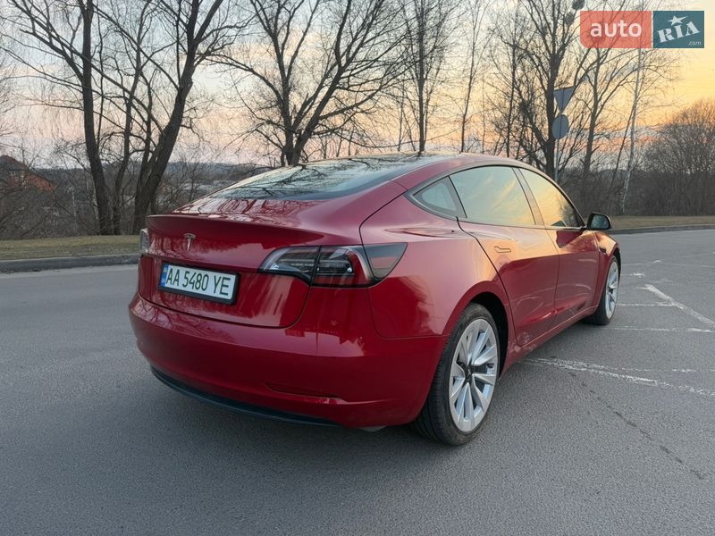 Седан Tesla Model 3 2022 в Києві