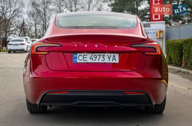 Седан Tesla Model 3 2024 в Чернівцях