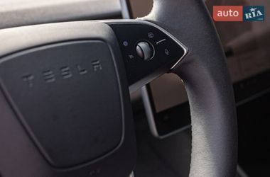 Седан Tesla Model 3 2024 в Черновцах