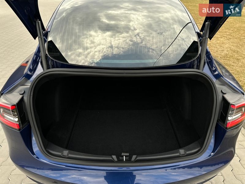Седан Tesla Model 3 2018 в Вінниці