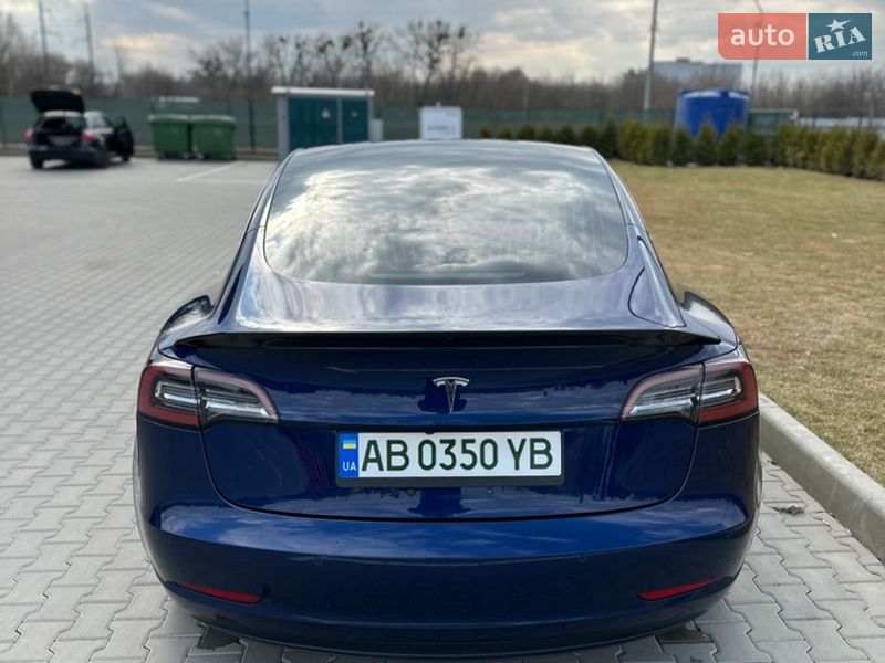 Седан Tesla Model 3 2018 в Вінниці