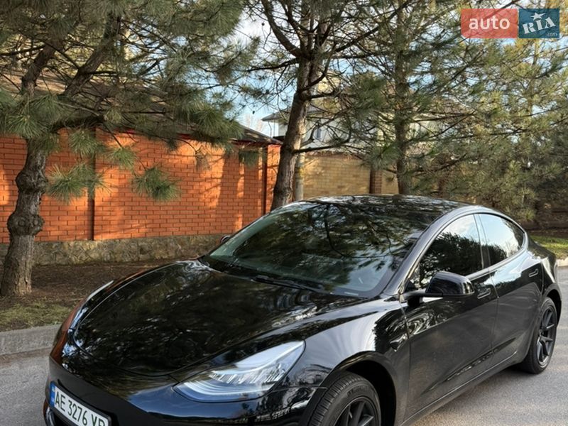 Седан Tesla Model 3 2022 в Дніпрі