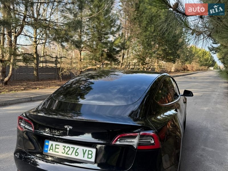 Седан Tesla Model 3 2022 в Дніпрі