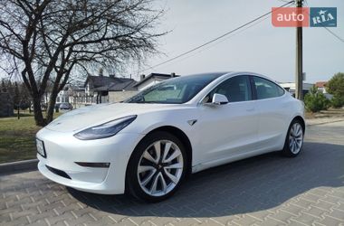 Седан Tesla Model 3 2020 в Рівному