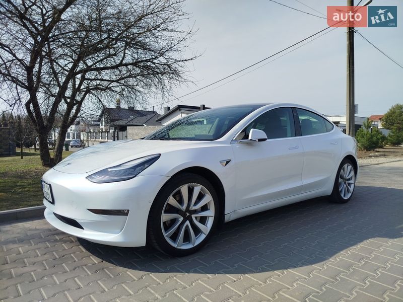 Tesla Model 3 2020