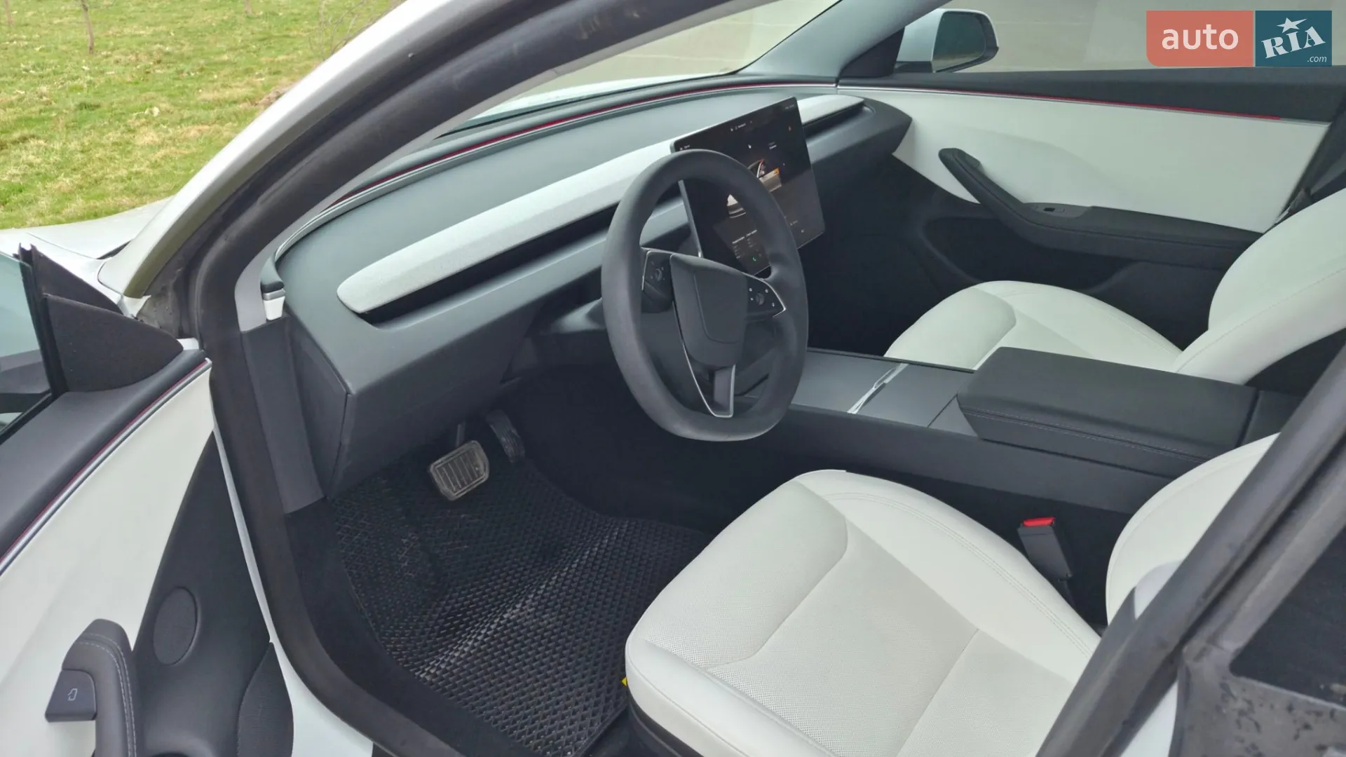 2025 Tesla Model 3 - мініатюра 10