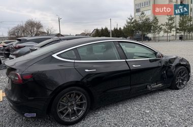 Седан Tesla Model 3 2019 в Дрогобыче
