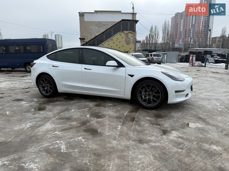 Седан Tesla Model 3 2023 в Києві фото 25 Седан Tesla Model 3 2023 в Києві
