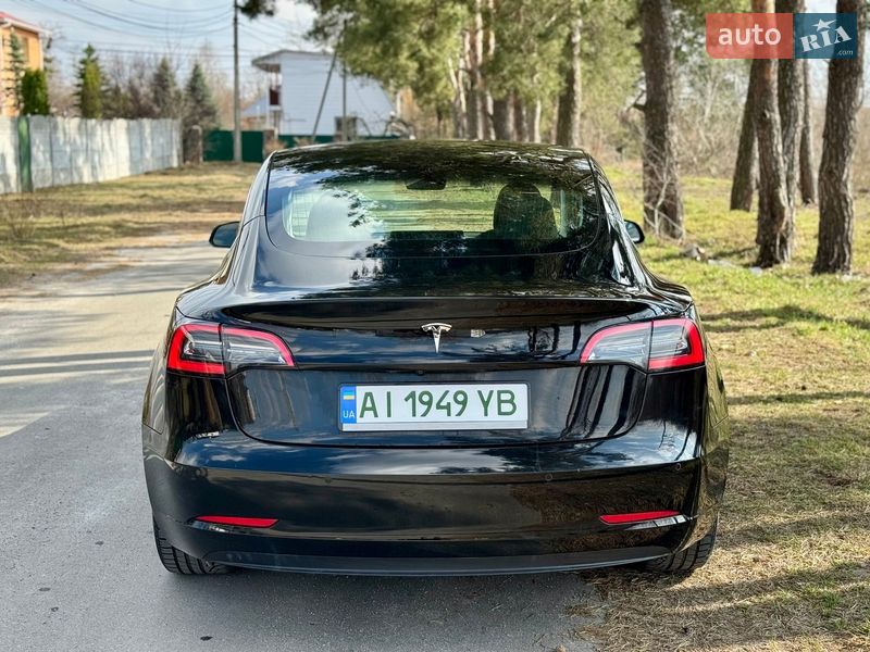 Седан Tesla Model 3 2020 в Києві