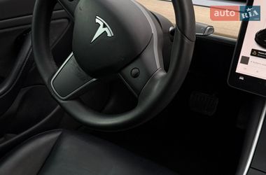 Седан Tesla Model 3 2020 в Тернополе