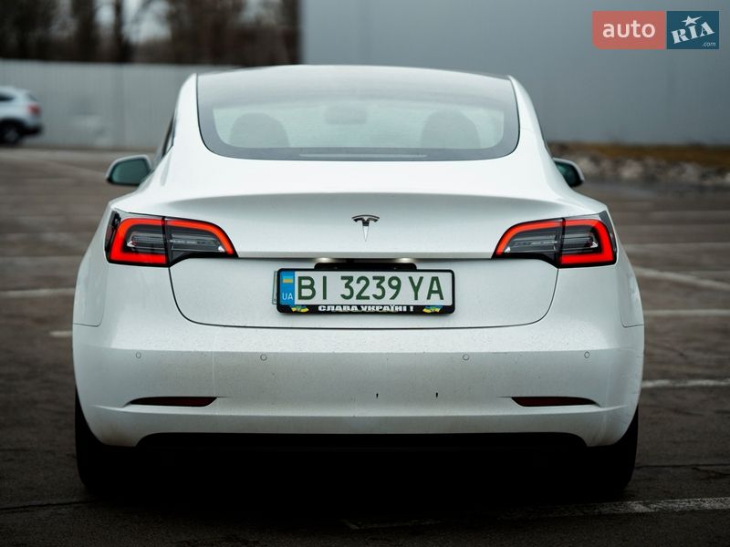 Седан Tesla Model 3 2020 в Полтаві