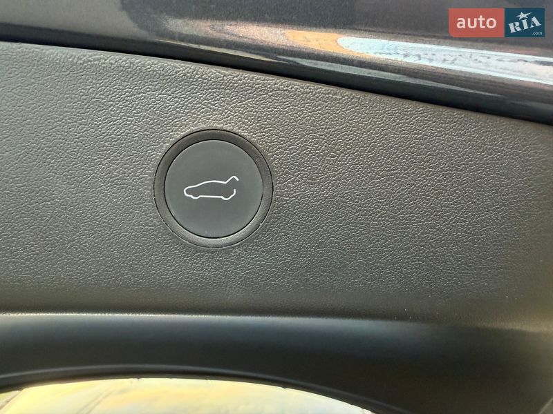 Седан Tesla Model 3 2022 в Киеве фото 26 Седан Tesla Model 3 2022 в Киеве