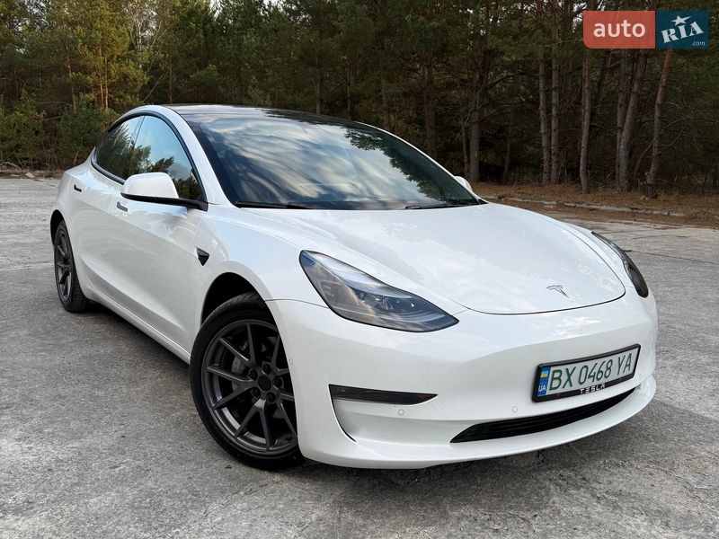 2021 Tesla Model 3, VIN 5YJ3E1EB4MF090579:plate — фото 1 (autoria)