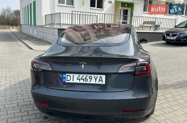Седан Tesla Model 3 2017 в Винниках