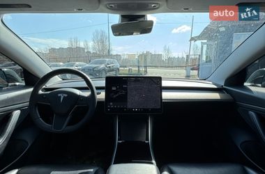 Седан Tesla Model 3 2020 в Киеве
