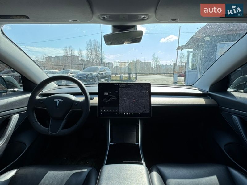 Седан Tesla Model 3 2020 в Киеве