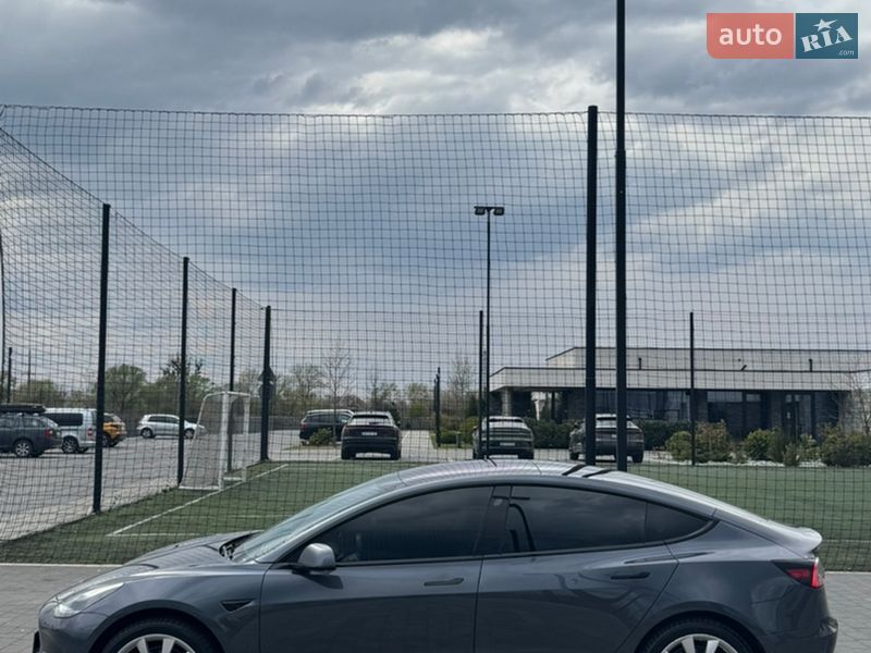 Седан Tesla Model 3 2019 в Мукачевому