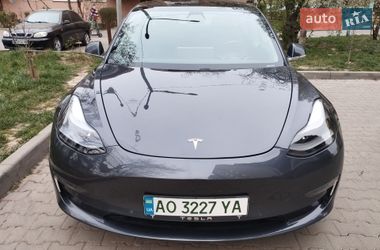 Седан Tesla Model 3 2019 в Ужгороде