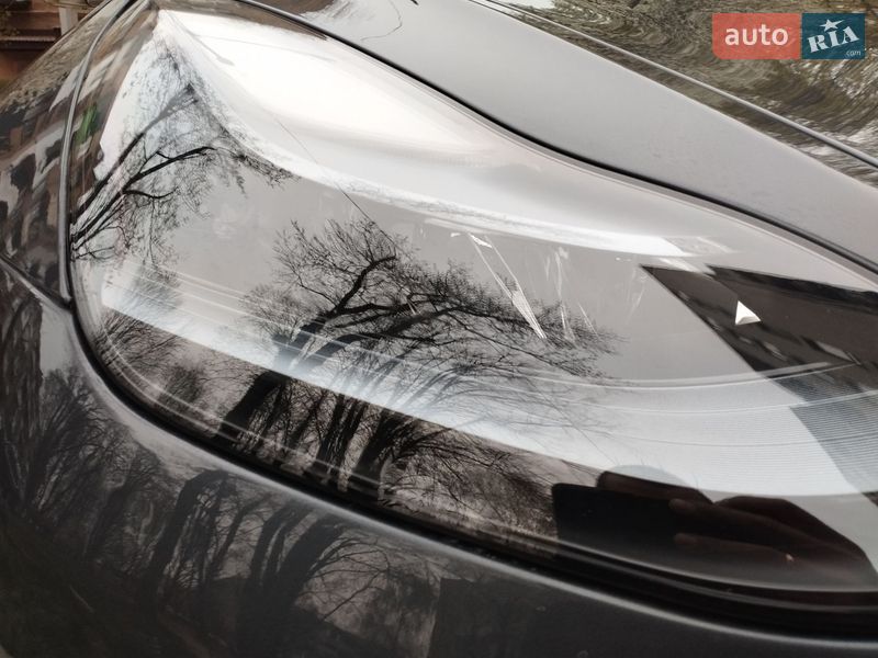 Седан Tesla Model 3 2019 в Ужгороді