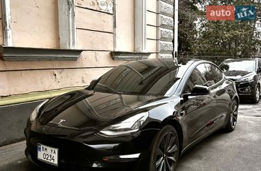 Седан Tesla Model 3 2018 в Сумах