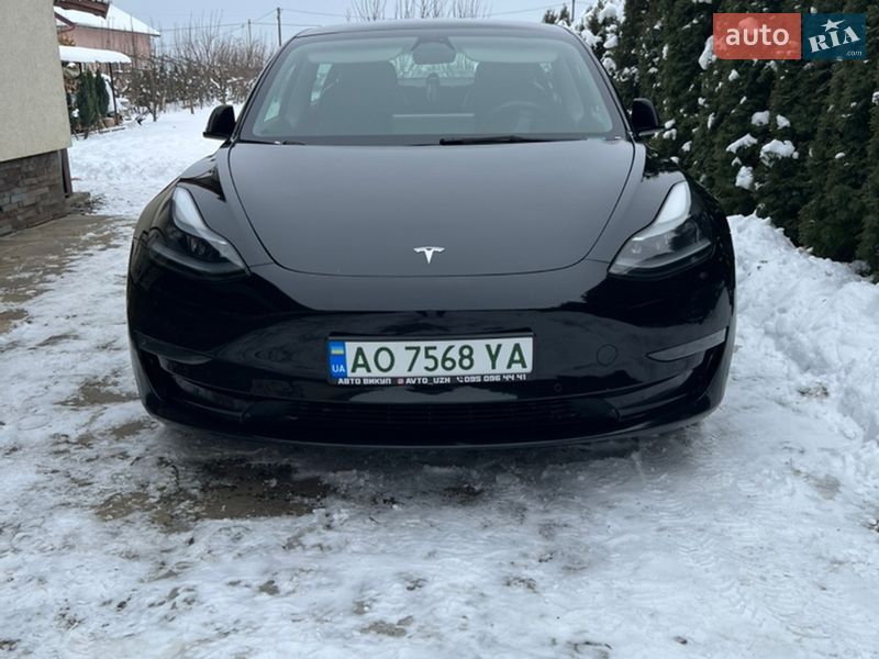 Tesla Model 3 2022