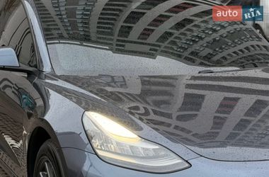 Седан Tesla Model 3 2018 в Києві