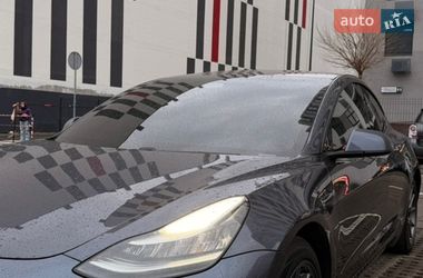 Седан Tesla Model 3 2018 в Києві