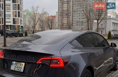 Седан Tesla Model 3 2018 в Києві
