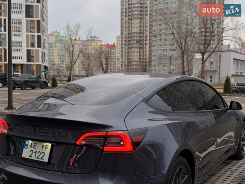 Седан Tesla Model 3 2018 в Києві