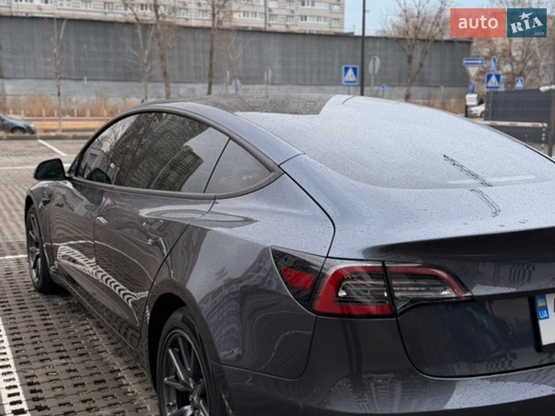 Седан Tesla Model 3 2018 в Києві