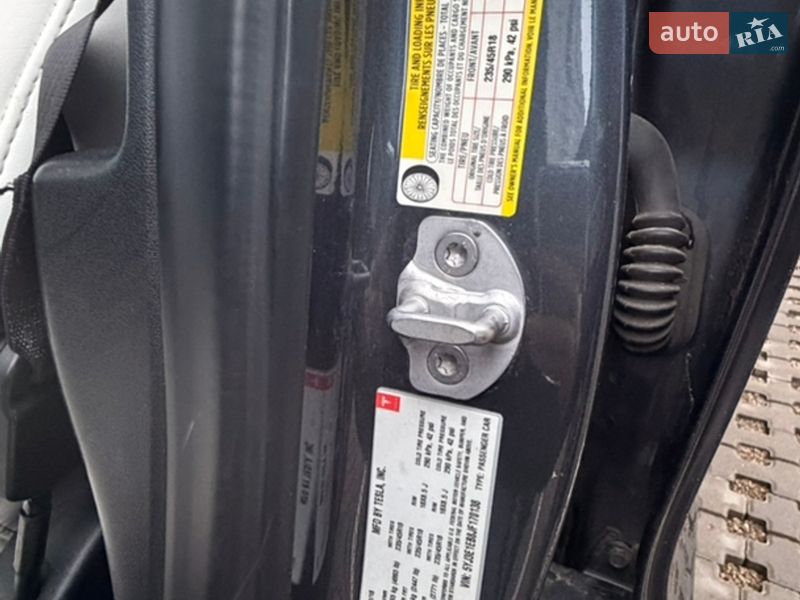 Седан Tesla Model 3 2018 в Києві