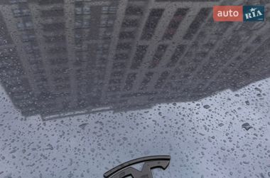 Седан Tesla Model 3 2018 в Киеве