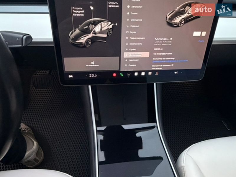 Седан Tesla Model 3 2018 в Києві