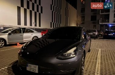 Седан Tesla Model 3 2018 в Києві